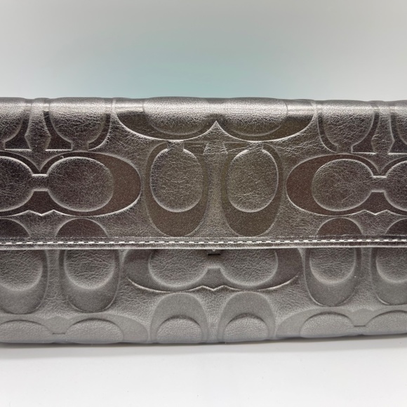 Coach Hampton Leather Shoulder Bag with Matching Zipper Pouch and Wallet - Picture 14 of 15